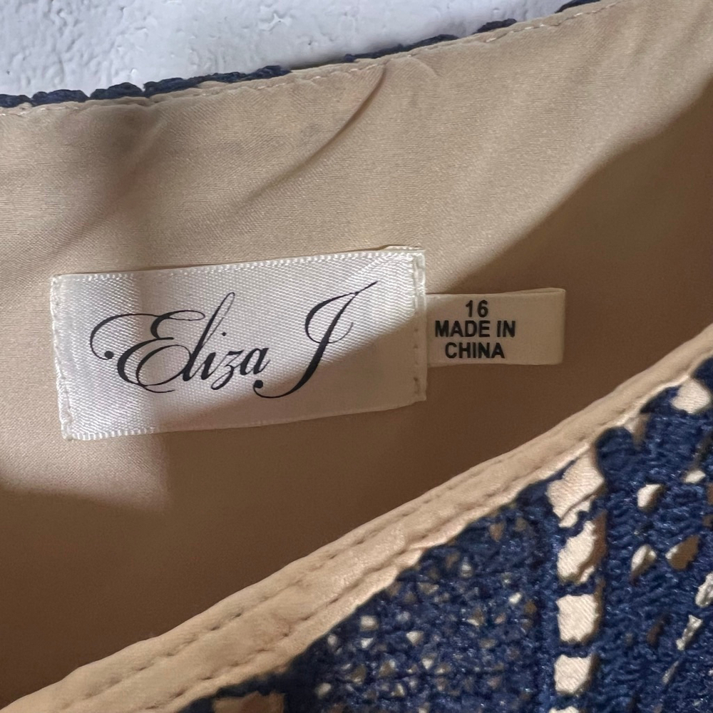 Eliza J Lace Dress Size 16 - Picture 4 of 5